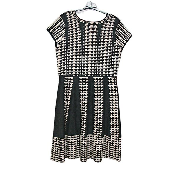 Just... Taylor Fit and Flare Dress Womens Large Tan Gray Geomatics Print Career - Picture 3 of 10